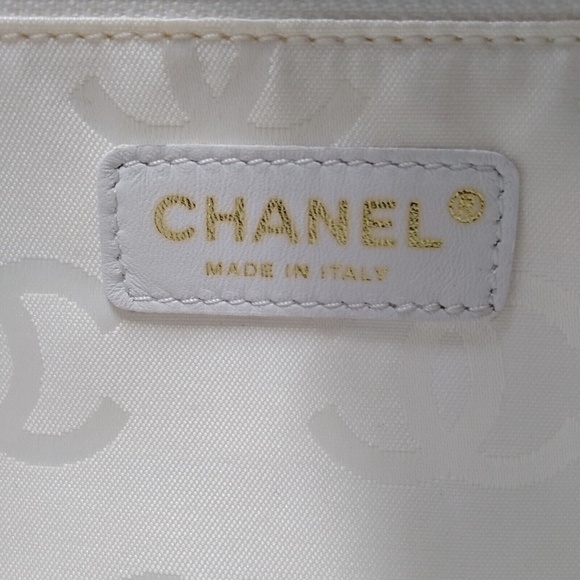 Chanel Triple CC Patent Leather - Picture 5 of 7